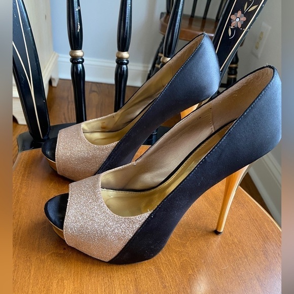 Qupid Peep Toe Stiletto Glittery Gold and Satin Black Peep Toe High Heels Size 8 - Picture 6 of 16